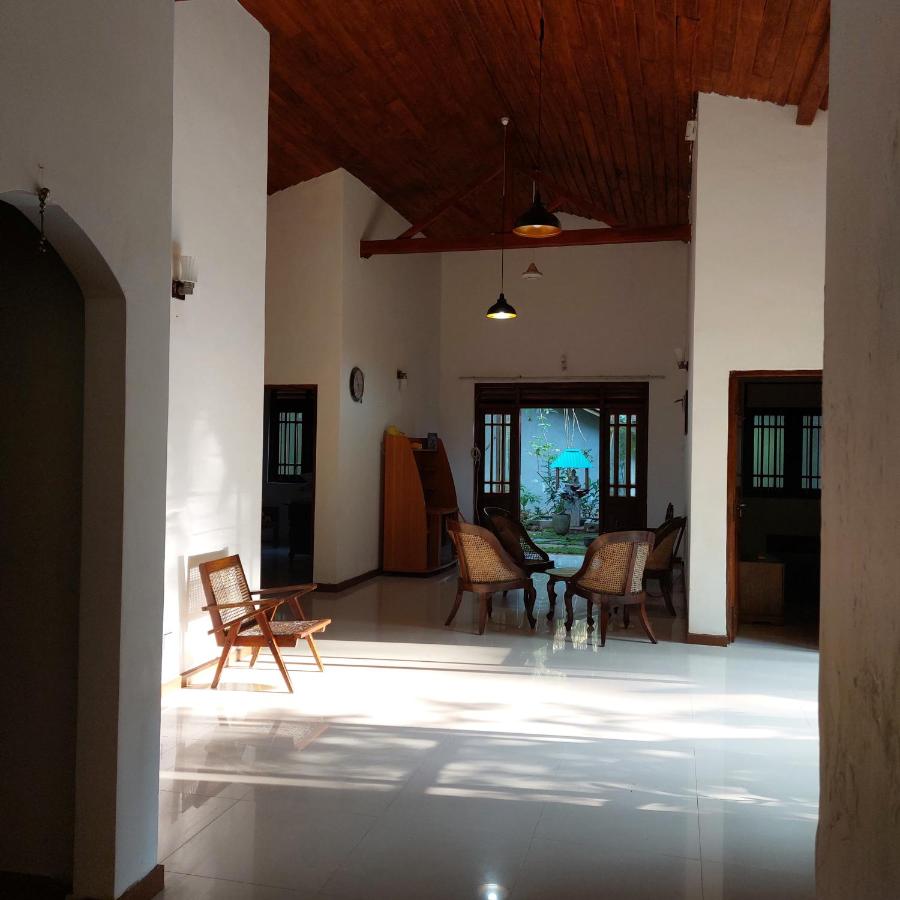 Waga Waga Blue - Ferienwohnung Hikkaduwa