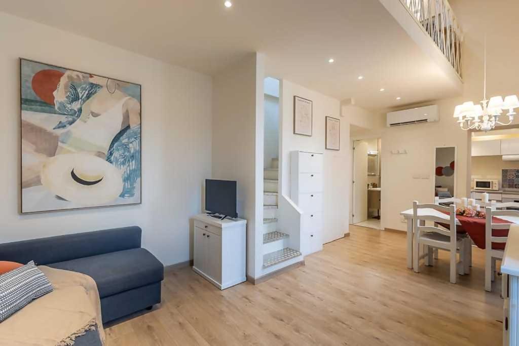 Bilocale Romantico centrale parking - B&B Diano Marina