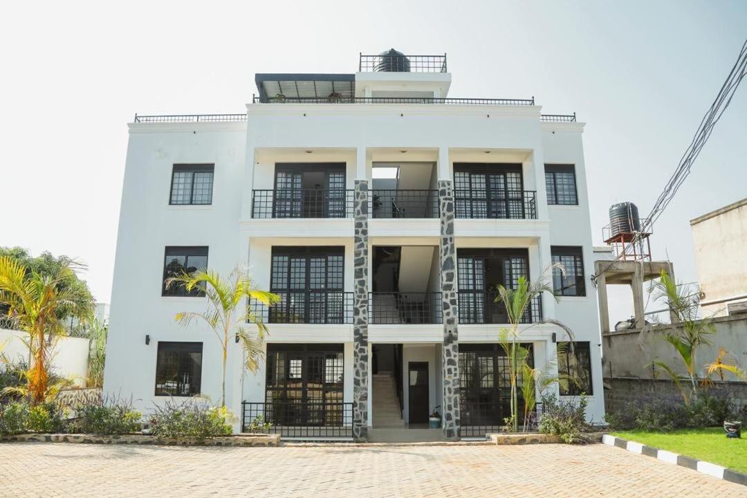 Stylish Comfort at Bweya Suites, Modern Apartment on Entebbe Road - Ferienwohnung Kajansi
