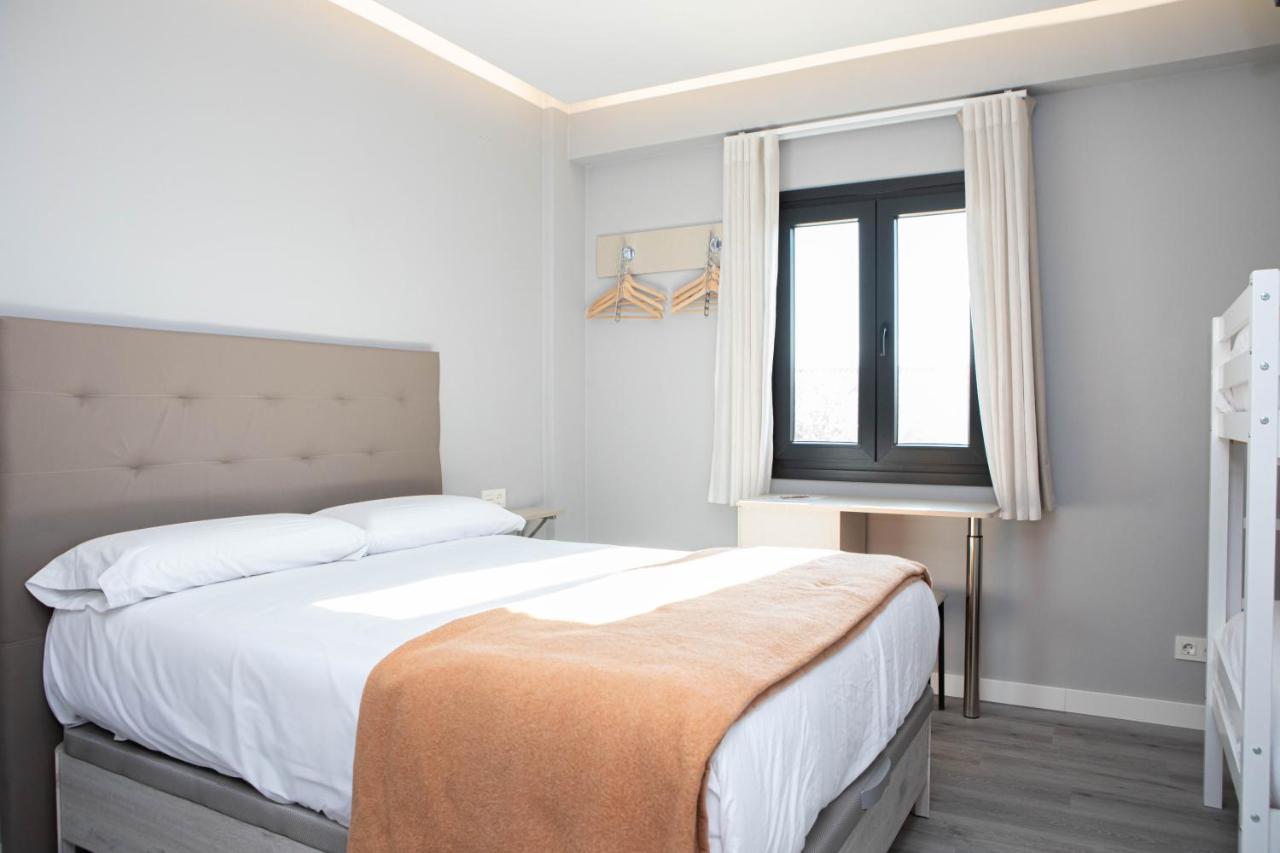 Quadruple Room with Private Bathroom