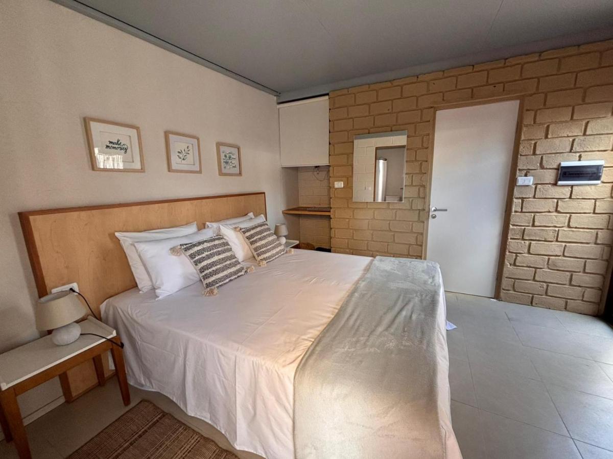 Superior One-Bedroom Apartment