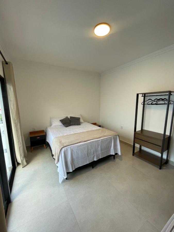 Tweepersoonskamer met Gedeelde Badkamer
