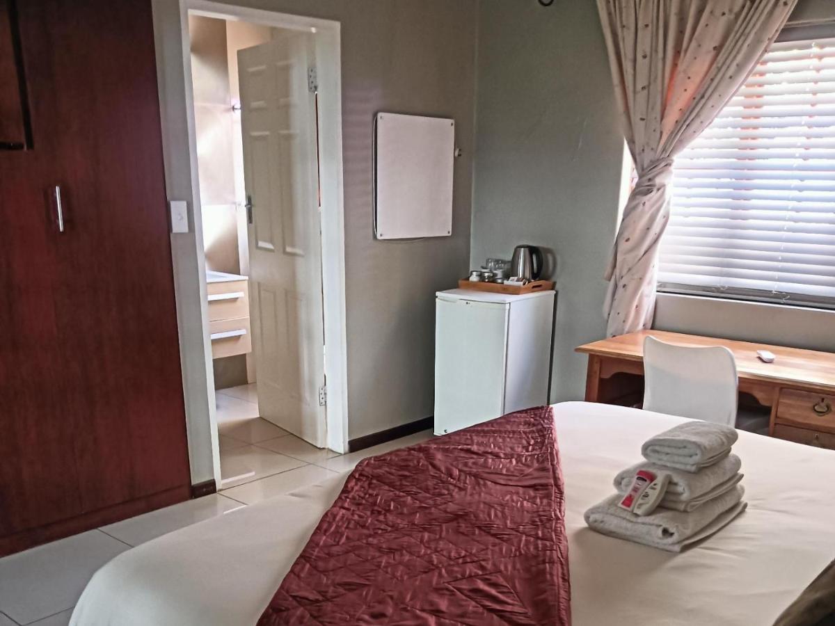Economy King Room