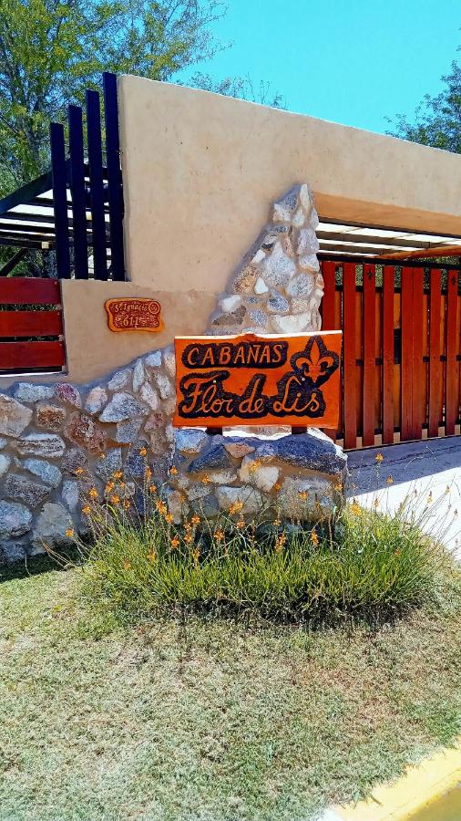 Cabañas Flor De Lis - B&B