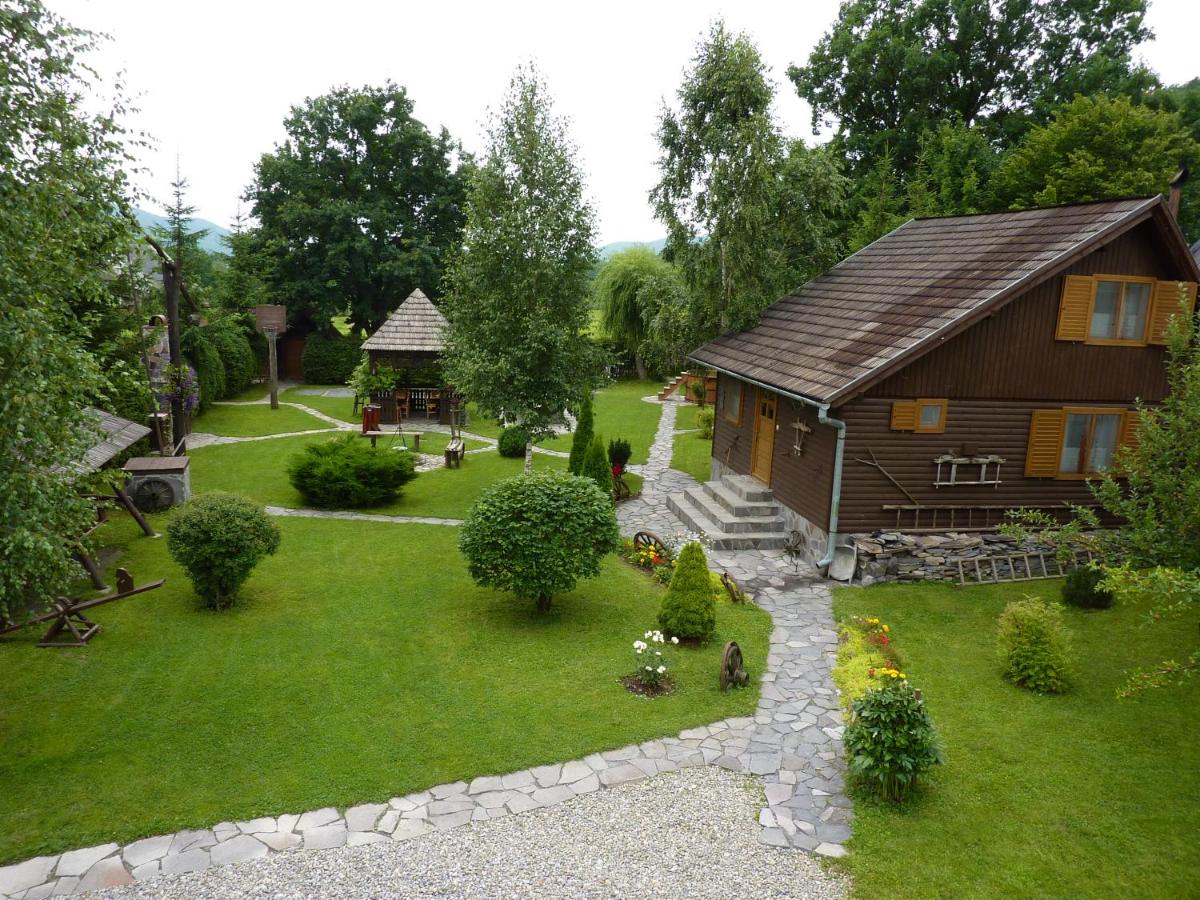 B&B Sub Cetate - Nagy Lak I. - Bed and Breakfast Sub Cetate