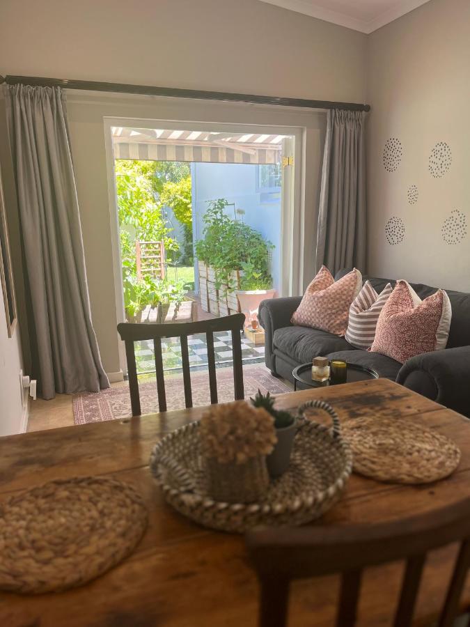 Bloom and Berry Cottage - B&B