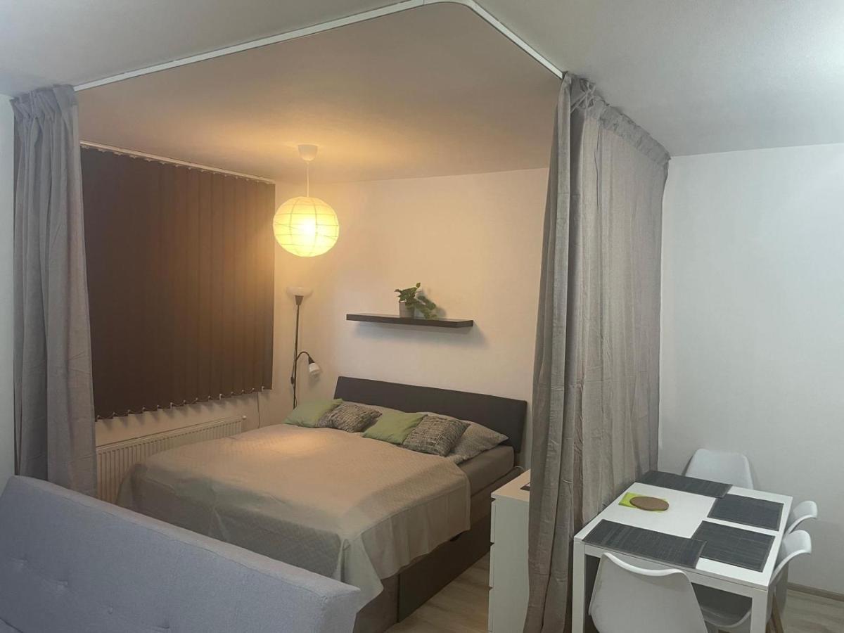Moderní byt v Brně u BRuNA - Chambres d’hôtes