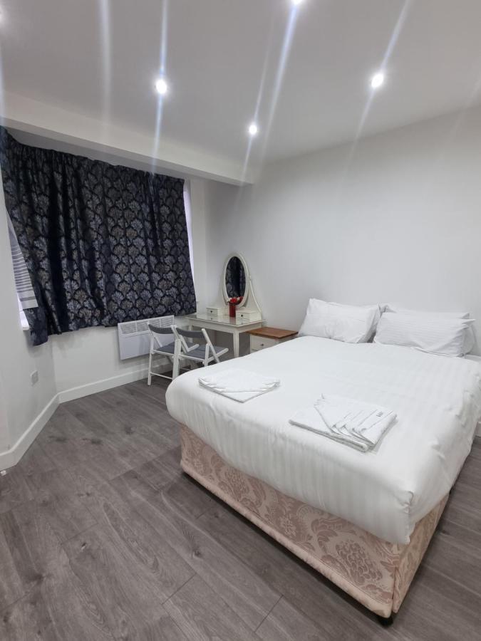 Brand New Studios in Harrow - B&B