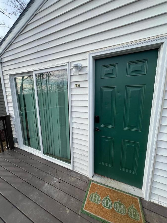 2BR Modern Home - Near WVU, Hospitals & Stadium - Bed and Breakfast Morgantown