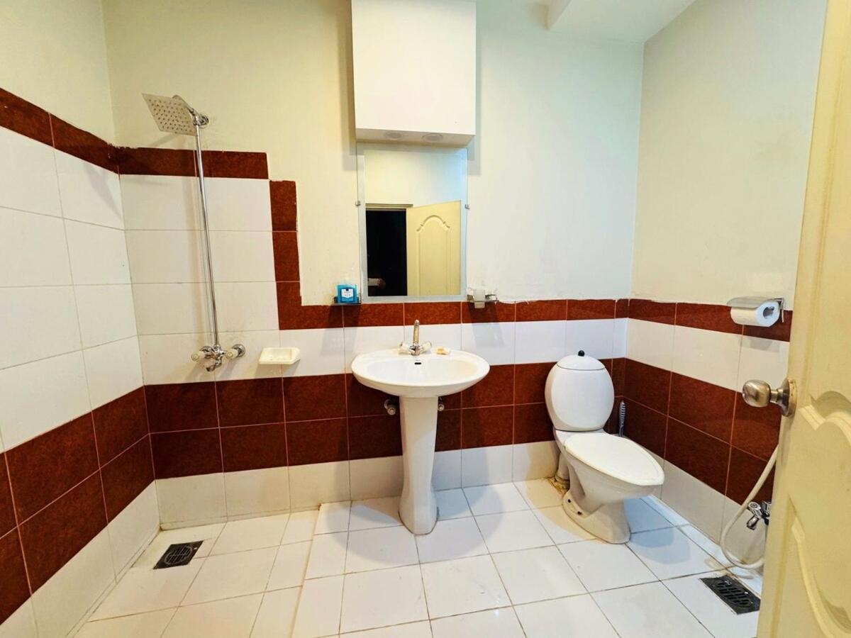Haven Lodge - 4BR Luxurious Spanish Villa in Lahore - B&B Lahore