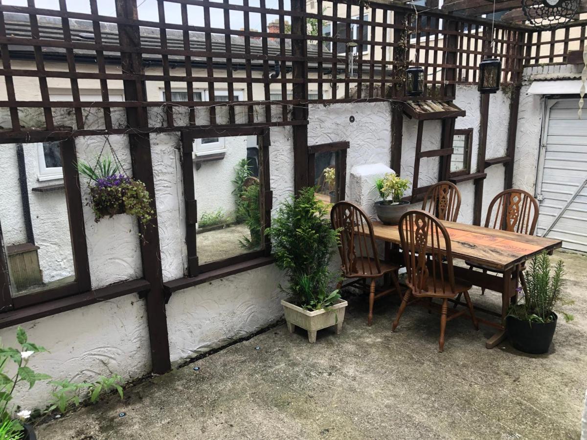Tranquil Darlington Home 3BR Pet Friendly - B&B