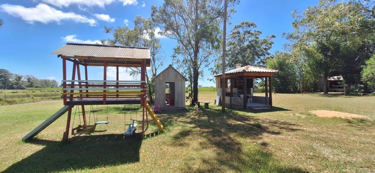 Chalézinho Bons Ventos Campestre no Sitio com Churrasqueira WI-FI a 6km da Estrada do Mar 7km Parque de Rodeio Tranquilidade 12km Praias Tramandai - B&B Osório