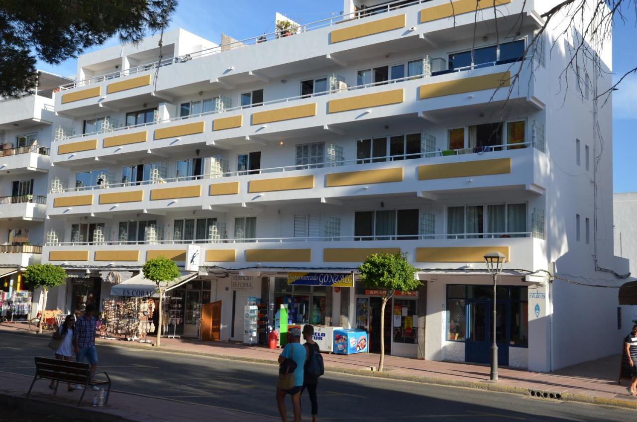 Pujols 15 - Food, Fun & Sea Nearby - Ferienwohnung Es Pujols