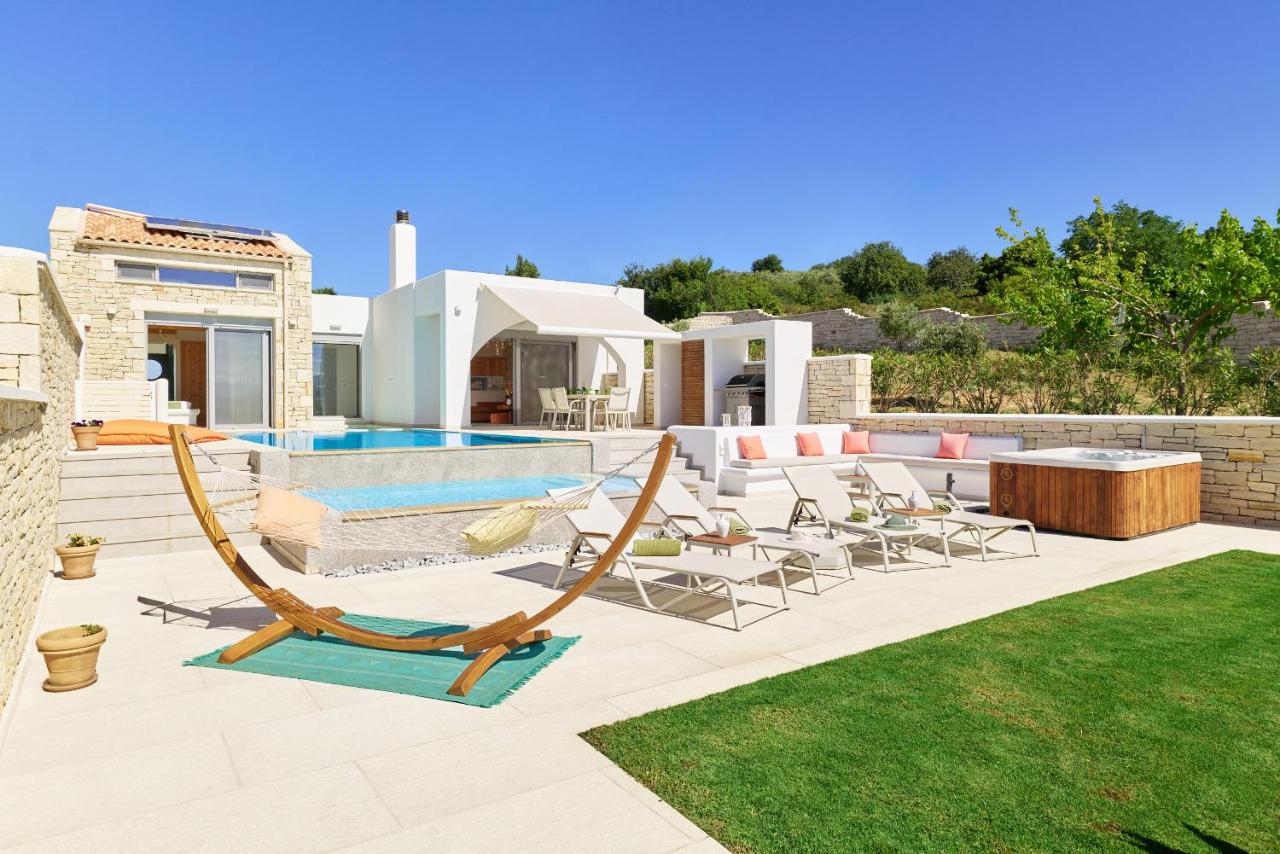 Aegean Sunset Villas & Spa 'Villa Sand' - Bed and Breakfast Skouloúfia