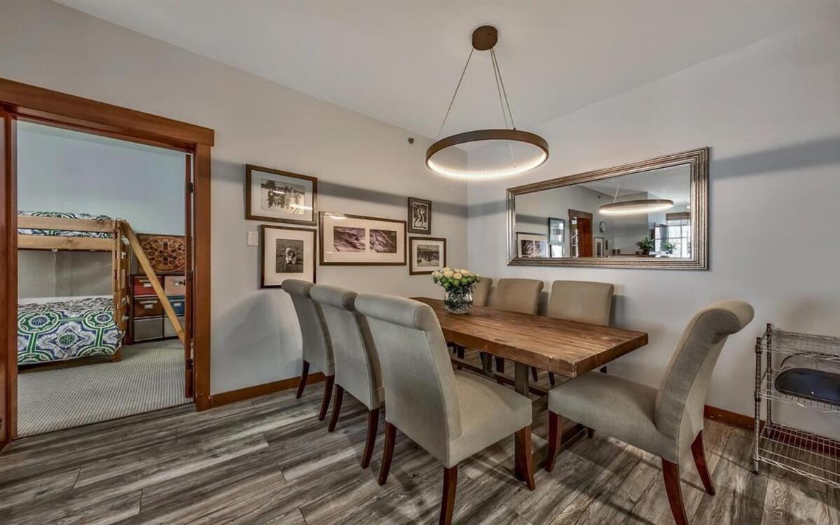 Palisades Village ski in ski out Mountain Retreat - B&B Olympic Valley