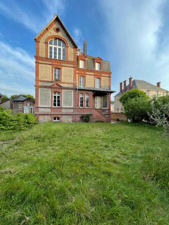 Le Jardin du Clocheton, jardin et parkings privés, centre Etretat - B&B