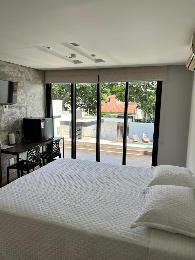Suite Queen con Vista Piscina