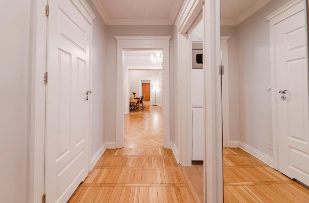 Big Apartment Wroclaw - Center - 4 Rooms - 6 Beds - 2 Balcony - 12 people - 100m2 - Chambres d'hôtes Wrocław