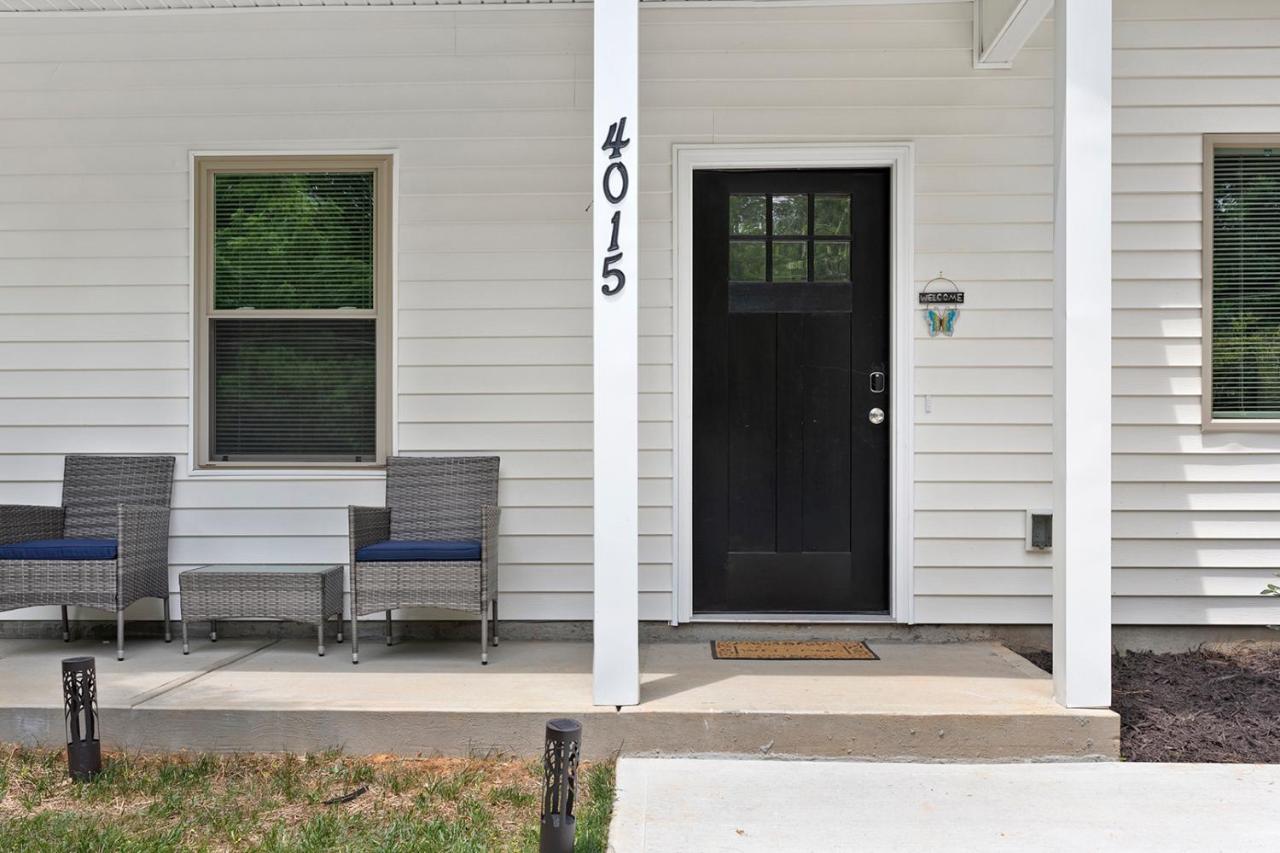 Cozy & Modern Home Close to Uptown & Airport - B&B