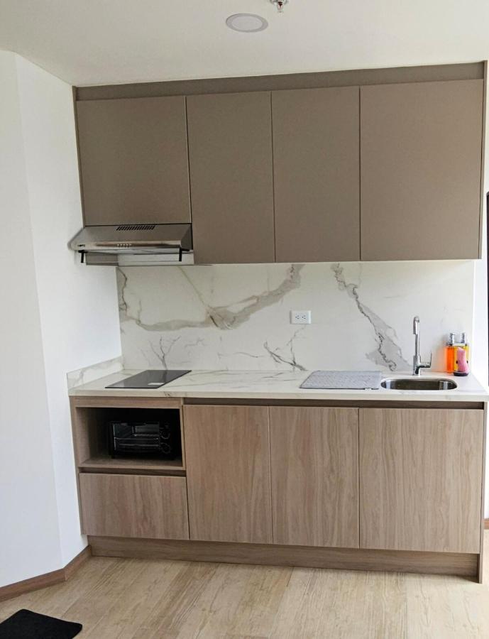 Suite de Lujo Tipo Estudio- Piso9 - La Carolina - B&B Quito