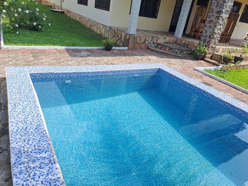 Exclusive Beach Villa with Pool by Casa - Ferienwohnung Kribi