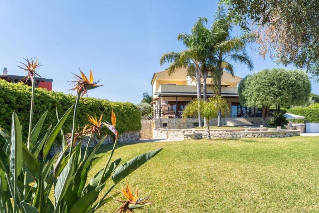 relax in the garden - B&B Siracusa