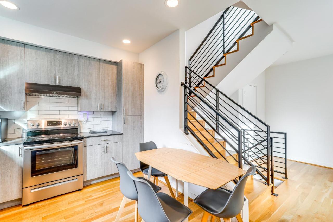 Walk to UW Townhome with Rooftop Patio! - B&B