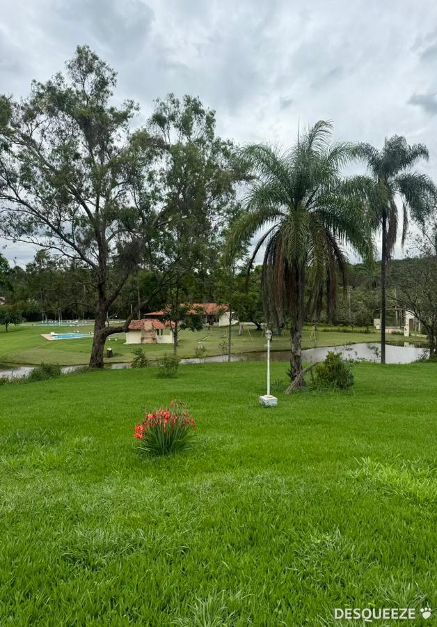 Chácara à beira lago entre BH-Inhotim - B&B