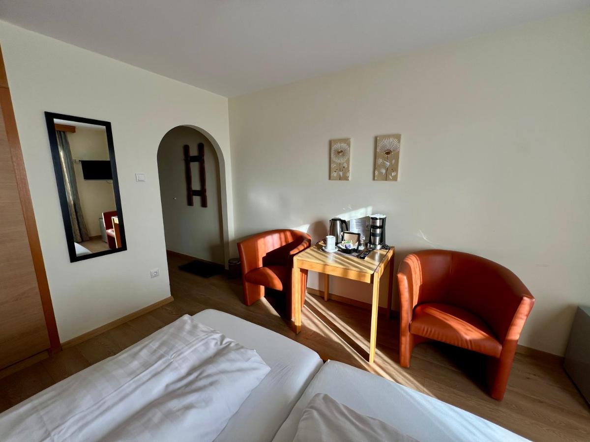 Doppelzimmer mit Balkon