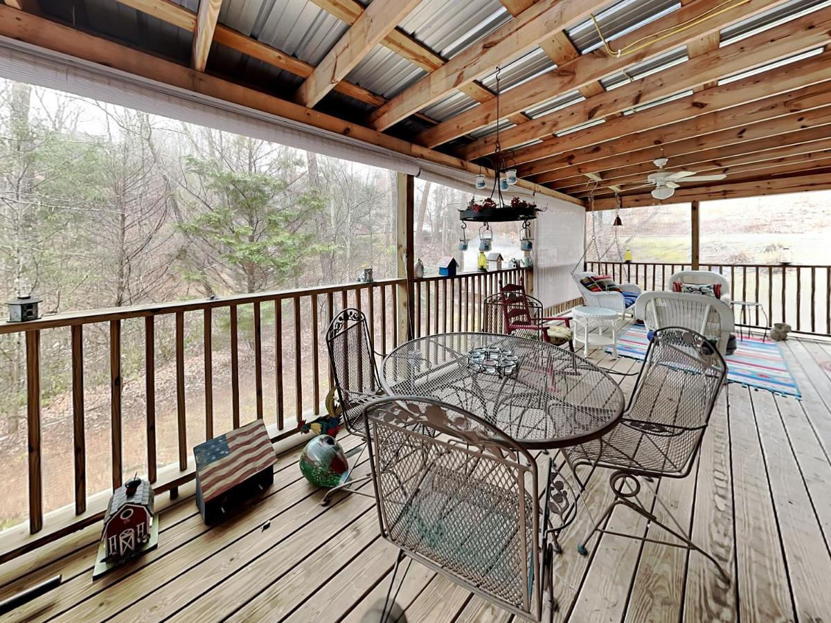 Daisys Enchanted Cottage - B&B Gatlinburg