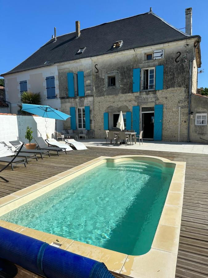 Stunning Maison du Maitre near Cognac private pool - B&B Haimps