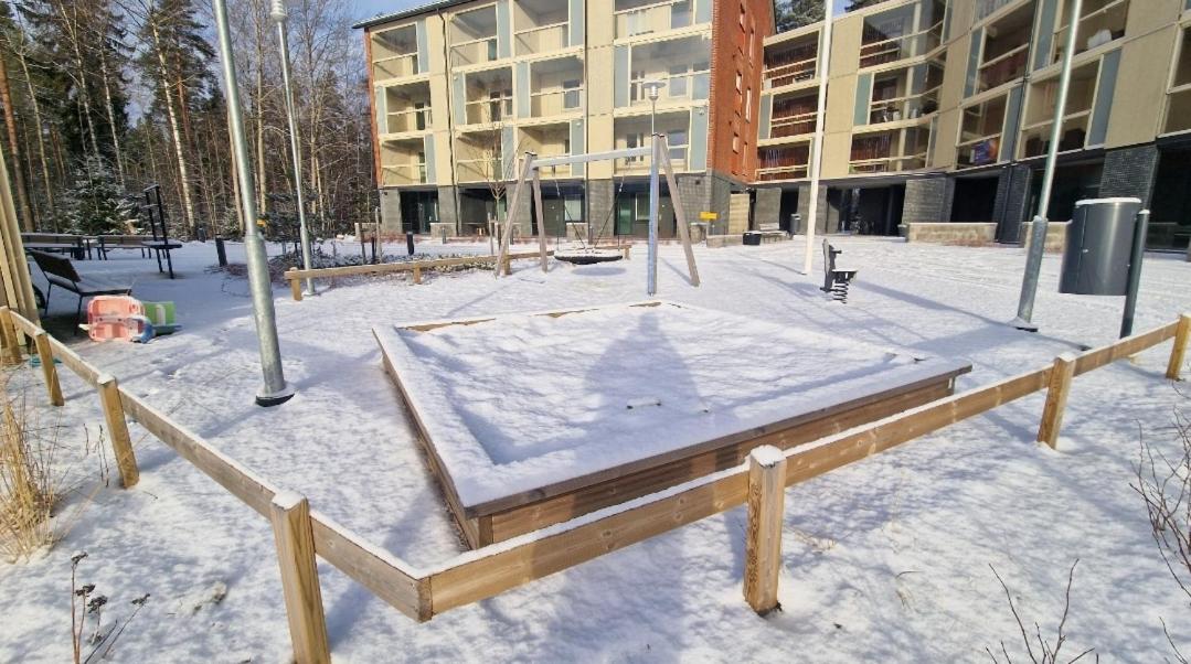 Top Floor Airport Apartment - Chambres d'hôtes Vantaa