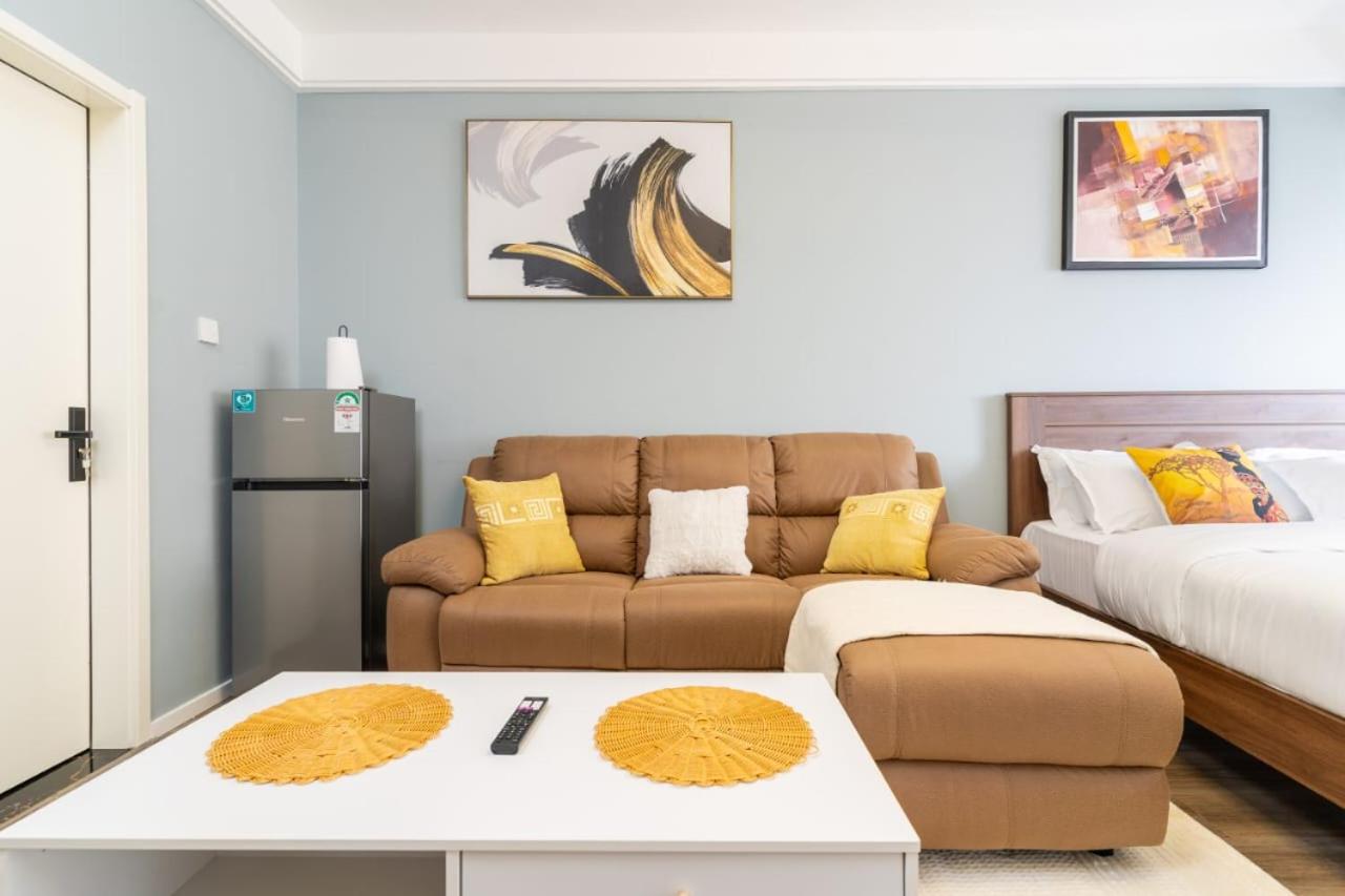 Alba with pool, gym, mini market, and free parking - Ferienwohnung Nairobi