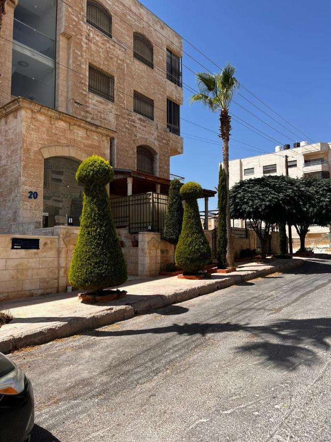 Heart of Jubiha - Amman - Fully furnished Flat - Ferienwohnung