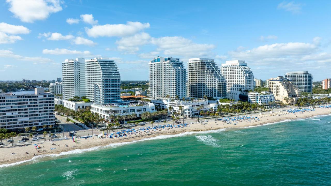 Luxury Corner 1 BR W Residence with Fantastic Intercoastal Views, Pool & Hot tub - B&B Fort Lauderdale