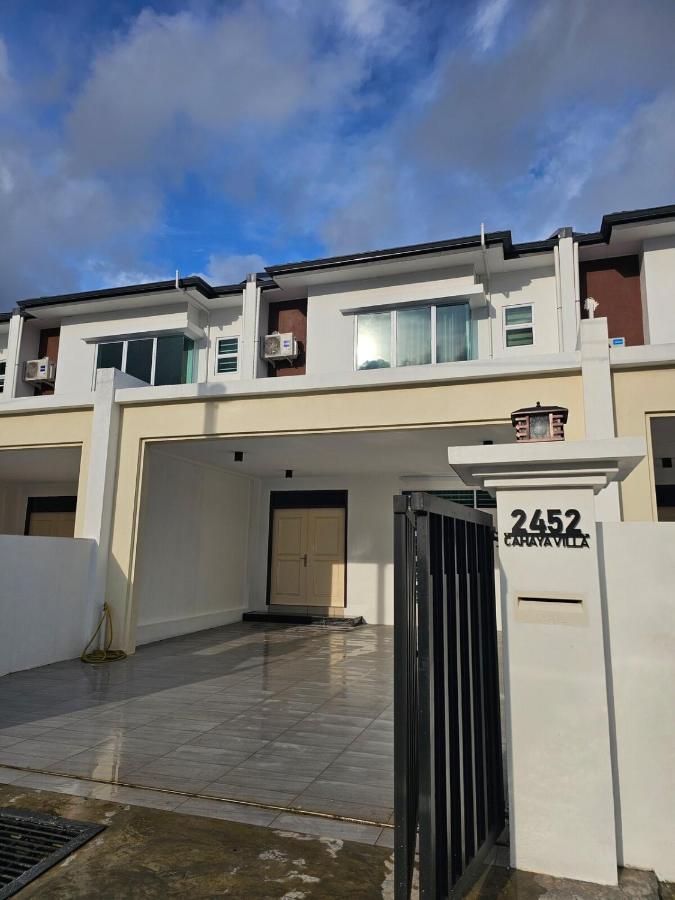 Cahaya Villa 2452 - B&B