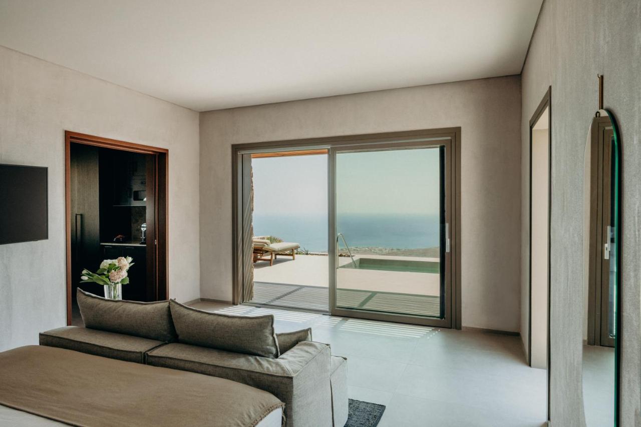 Junior Residence with Private Heated Plunge Pool and Sea View