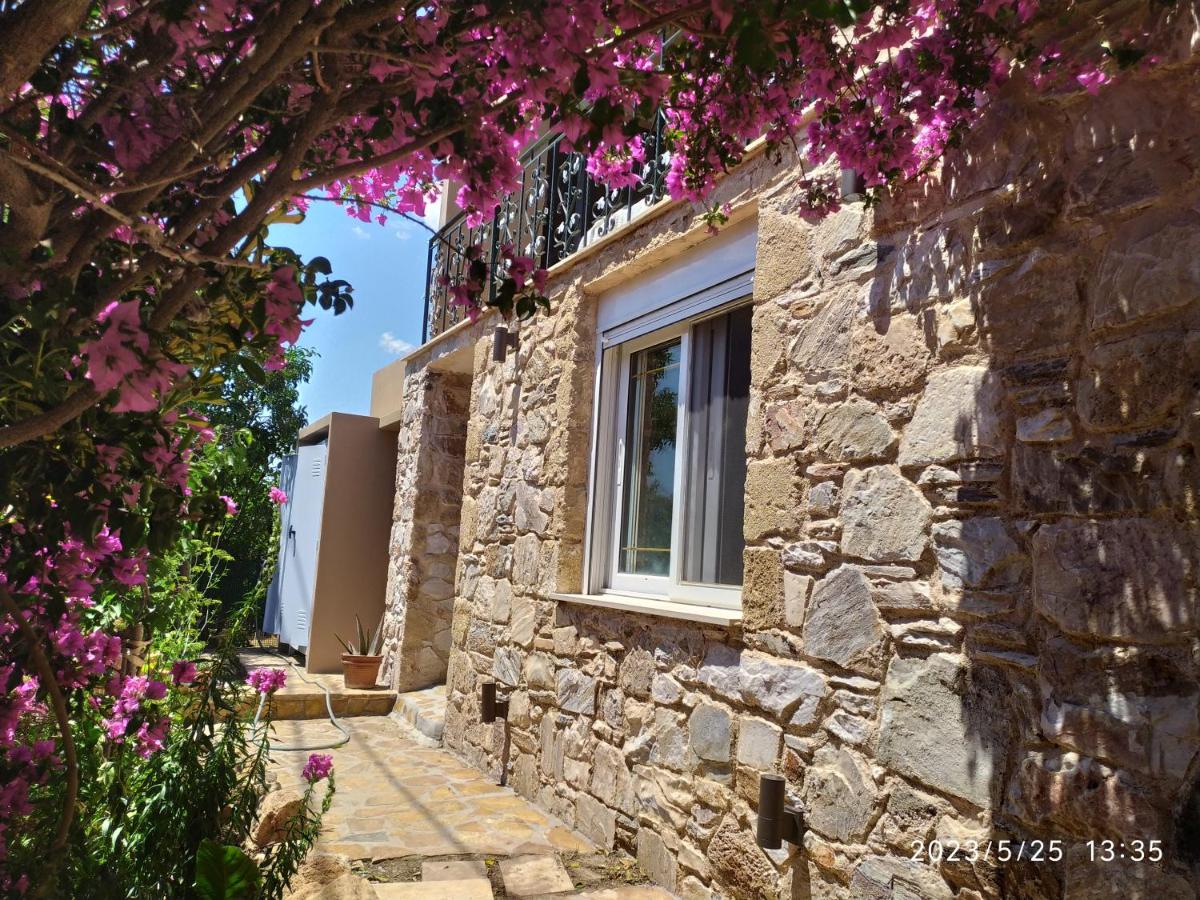 STONE of KAMARIZA - B&B