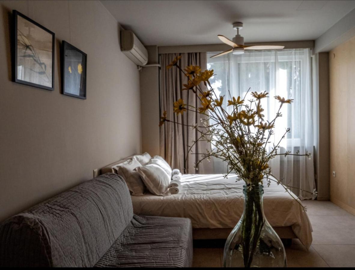 Downtown photographer's studio - B&B Corinth