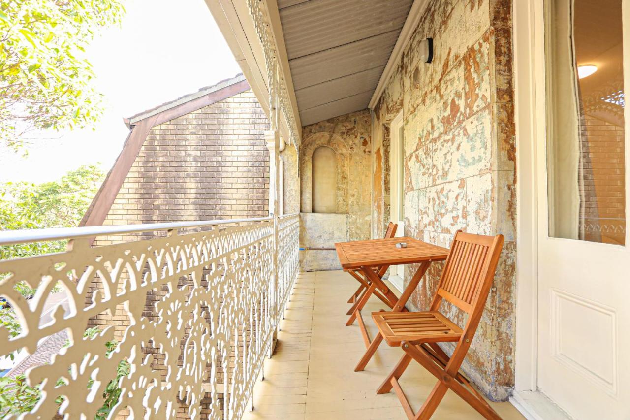 Elegant Studio Apartment with Balcony Surry Hills 6 - B&B