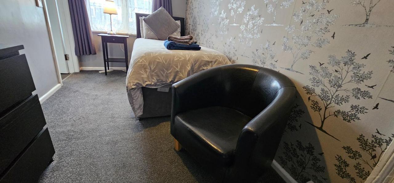 Single Room with Private Bathroom