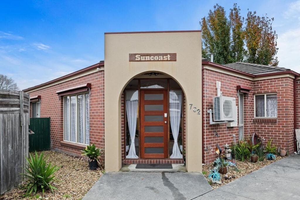 3BR Home 4mins drive to Sovereign Hill & Lake Wendouree with Free Parking - Chambres d'hôtes Ballarat