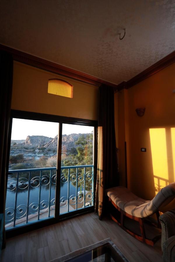 Suite with Mountain View