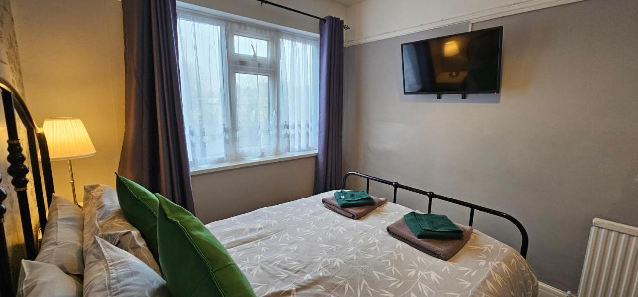 Double Room with Private External Bathroom