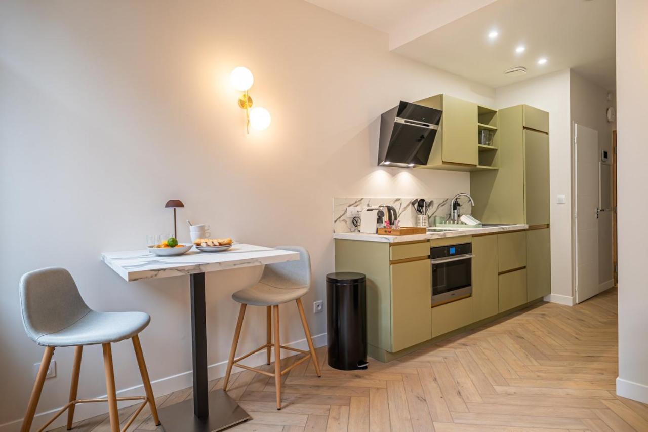 Aphrodite Palace Hôtel N3 - B&B Tours