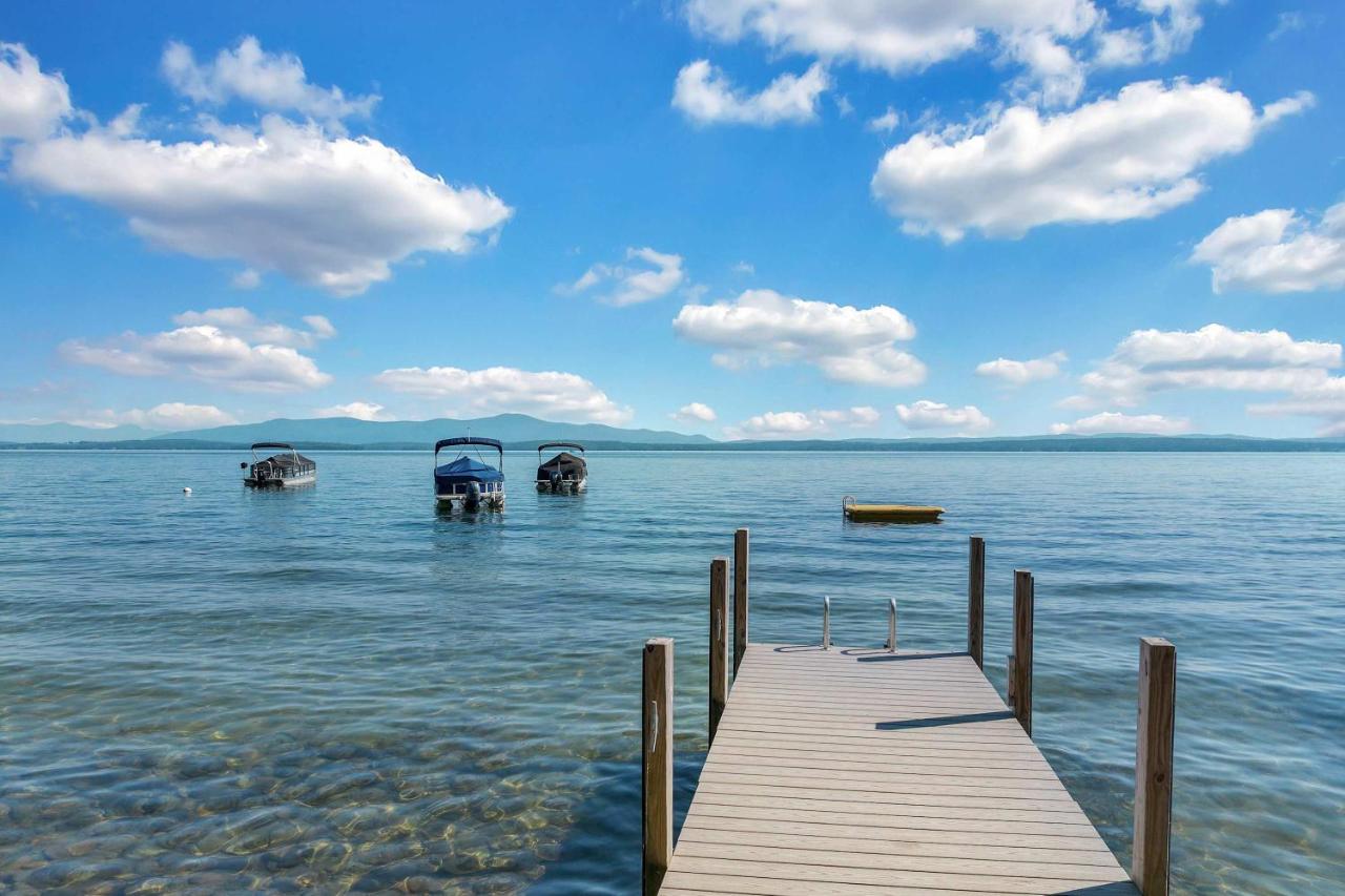 Lake Access Mtn Views Game Room Hot Tub & More - B&B Gilford