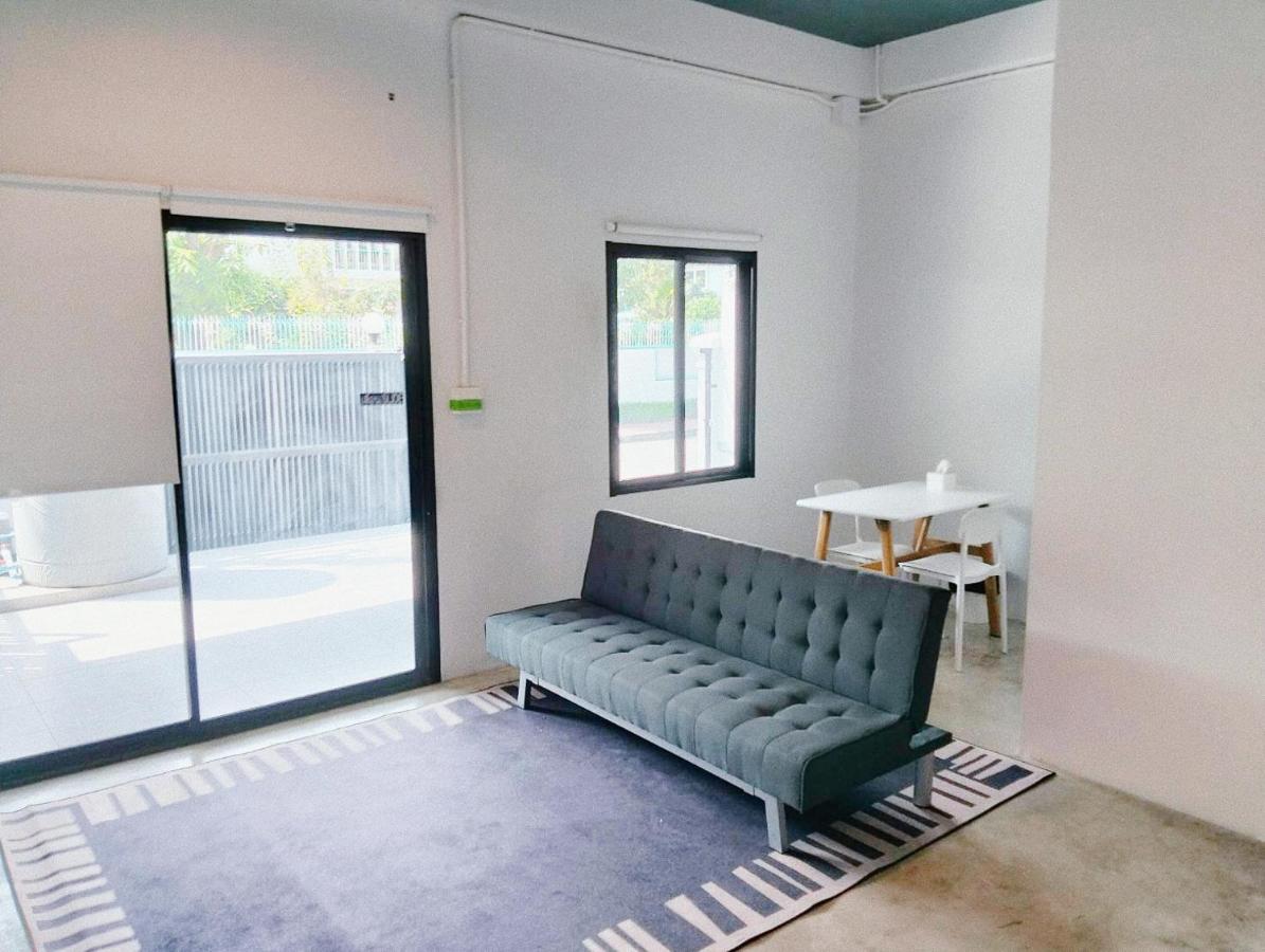 Deluxe Studio