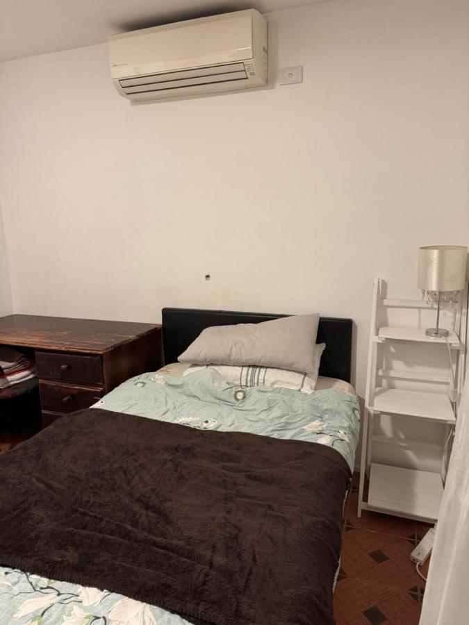 Single room with shared bathroom 2 - B&B Springvale South