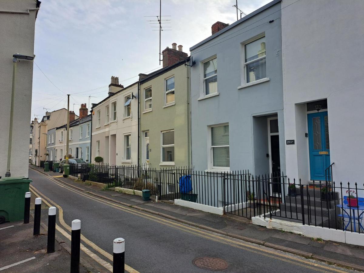 Charming Town Centre 2 Bed House - Ferienwohnung