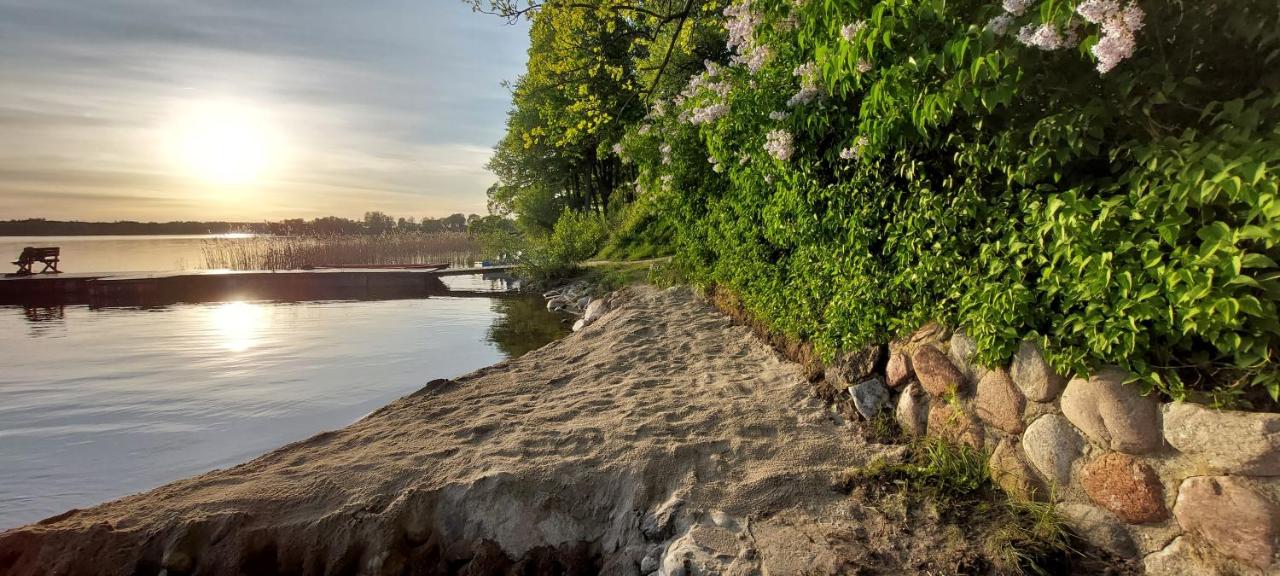 Dom nad Jeziorem Łaśmiady - B&B Sajzy